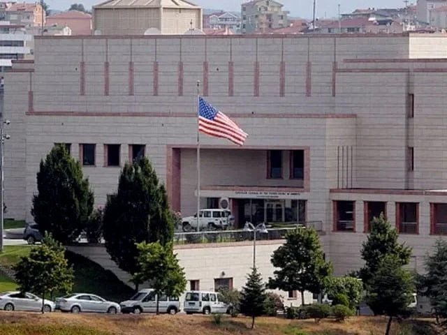 نائجیریا ءَ امریکی سپارتکارانی کاروان ءِ سر ءَ اُرشے ءَ چار مردم کشگ ءُ چار دزگیر کنگ بیتگ