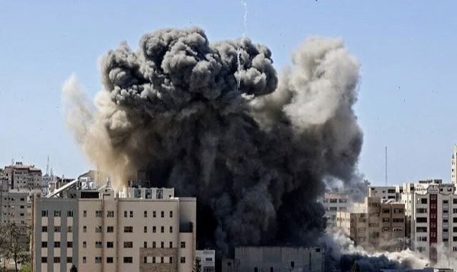 پلستین ءَ پنچ روچ اِنت کہ اسرائیل ءِ بمبگواری برجاہ اِنت، مرتگیں مردمانی کچ 35 بیتگ