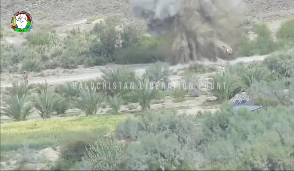 بی ایل ایپ ءَ مشکے تنک ءَ پاکستانی لشکر ءِ سر ءَ بوتگیں بمب ارش ءِ تامرشنگ کرتگ