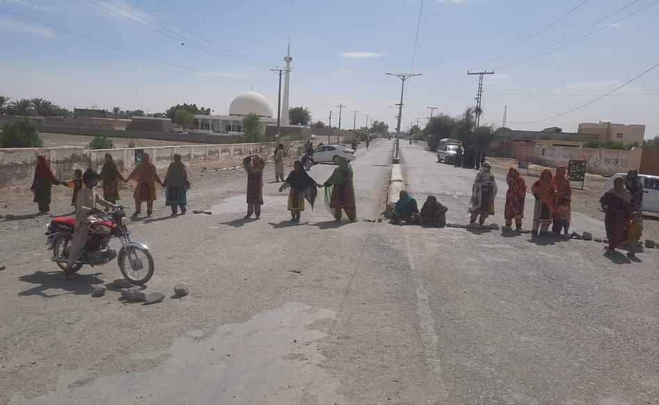 ھاران: پاکستانی لشکر ءَ ￴سَے مردم آوار جتگ، کھول ءَ زھرشانی ءَ ￴دگ بند کرتگ