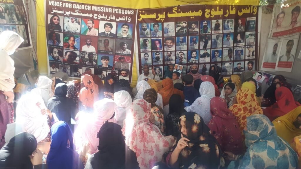 پاکستان ￴پہ وتی زورگپتی ءِ ￵مھکم کنگ ءَ ￴بلوچ آبادیانی سر ءَ ￴اُرش کنگ ءَ ￴اَنت۔ ماما کدیر