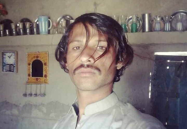 شاہ مراد ءَ ￴کشندہ ٹولی ءِ ￵کارمنداں چہ کوشک بلیدہ ءَ آوار جتگ ءُ ￶بیگواہ کرتگ۔ کھول