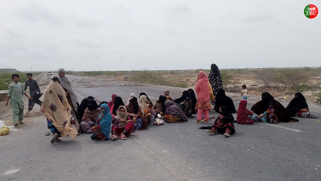 پانوان ءَ زور بیگواھیں ھسرت ءِ کھول ءِ نیمگ ءَ زھرشانی برجاہ اِنت