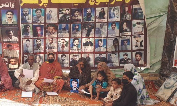 پاکستان ریاست بلوچستان ءَ جنگ ءِآس ءَ گیشتر مزن کنگ ءَ اِنت۔ ماما کدیر  بلوچ