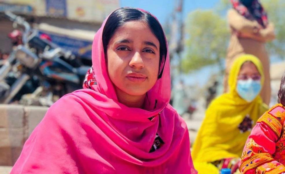 ھب چوکی ءَ پولیس ءُ چیریں ادارھانی کارمنداں ماہ زیب بلوچ ءِ دزگیر کنگ ءِ جھد کرتگ